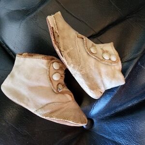 Vintage Victorian Cream Button-Up Baby Shoes.